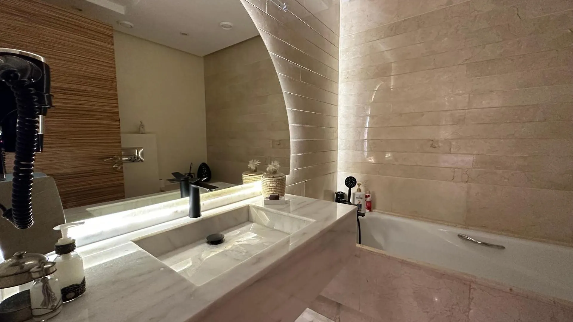 Nacarat Centre Gueliz 2Br Apartment Marrakesh Morocco